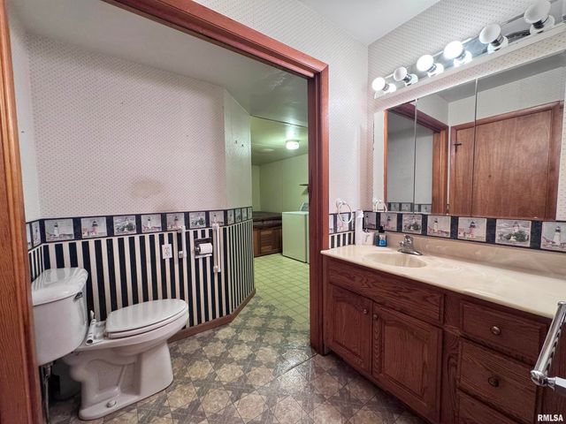 497 WALNUT Street, Bushnell, IL 61422