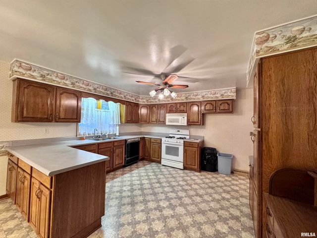 497 WALNUT Street, Bushnell, IL 61422