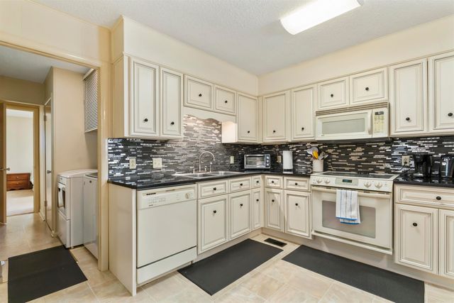 3 Valls Lane, Hot Springs Village, AR 71909