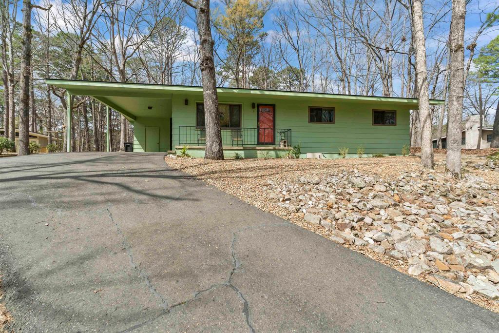 3 Valls Lane, Hot Springs Village, AR 71909