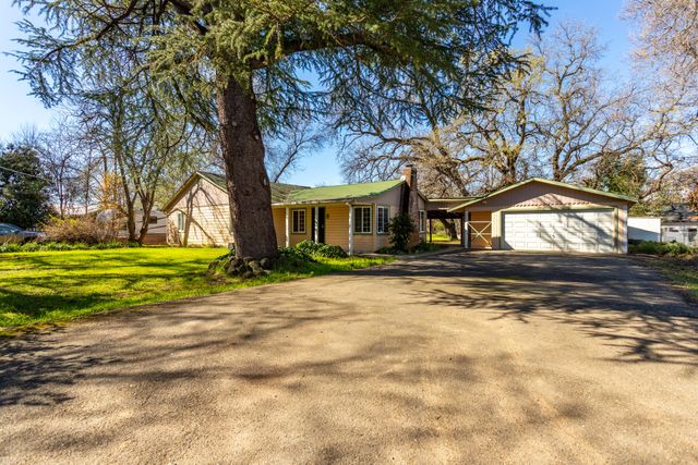 2521 Radio Lane, Redding, CA 96001
