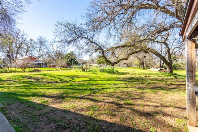 2521 Radio Lane, Redding, CA 96001