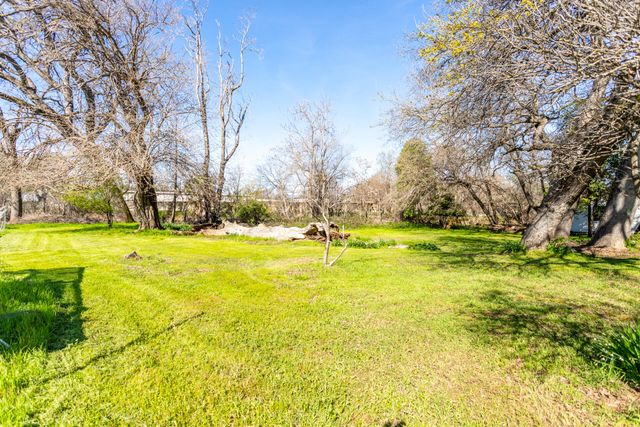2521 Radio Lane, Redding, CA 96001