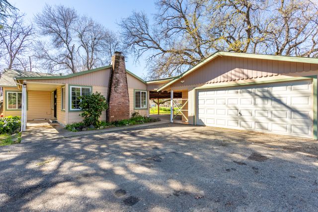 2521 Radio Lane, Redding, CA 96001