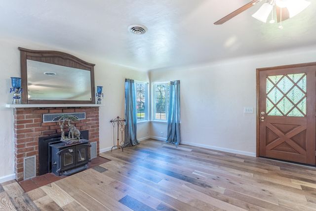 2521 Radio Lane, Redding, CA 96001