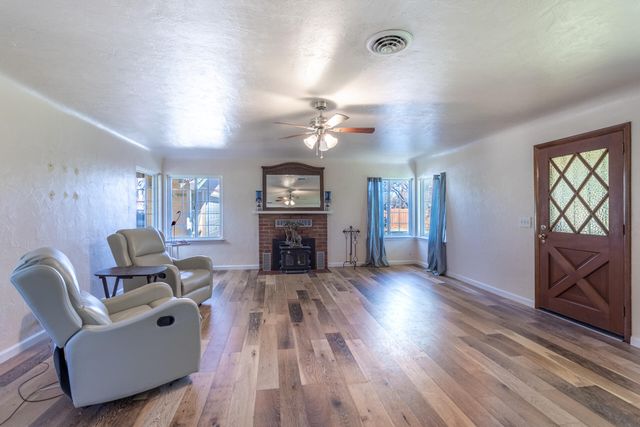 2521 Radio Lane, Redding, CA 96001