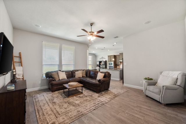 5600 Log Cabin Court, Midlothian, TX 76065