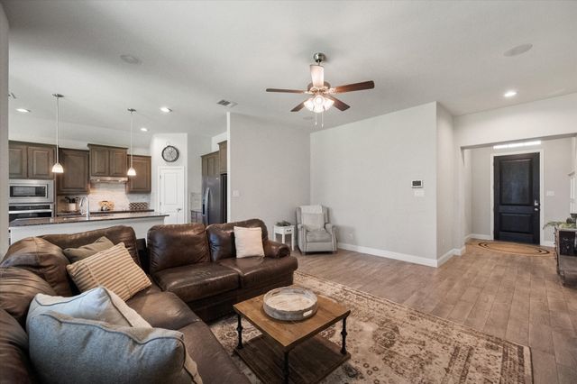 5600 Log Cabin Court, Midlothian, TX 76065
