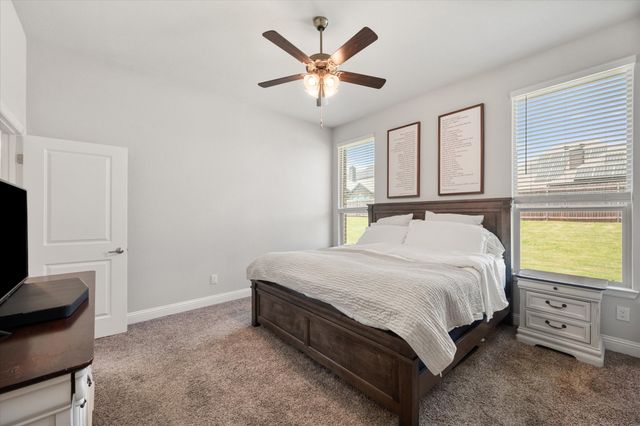 5600 Log Cabin Court, Midlothian, TX 76065