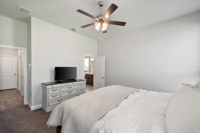 5600 Log Cabin Court, Midlothian, TX 76065