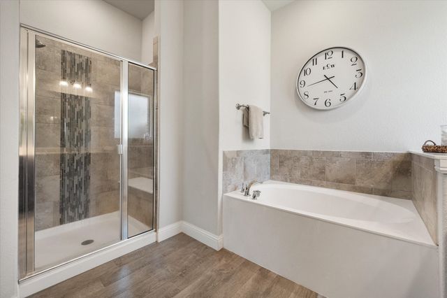 5600 Log Cabin Court, Midlothian, TX 76065