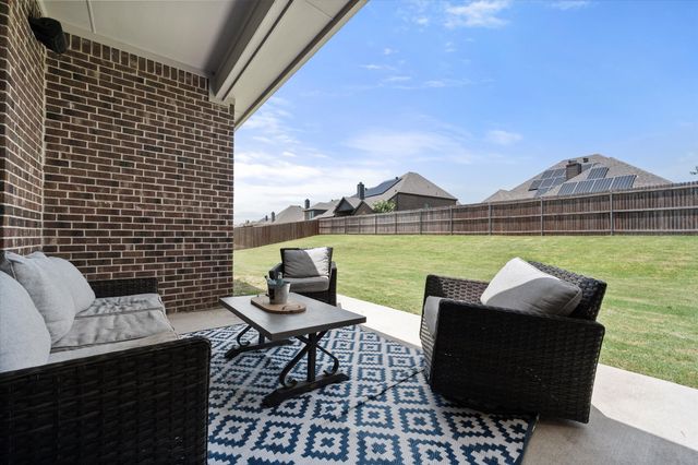 5600 Log Cabin Court, Midlothian, TX 76065