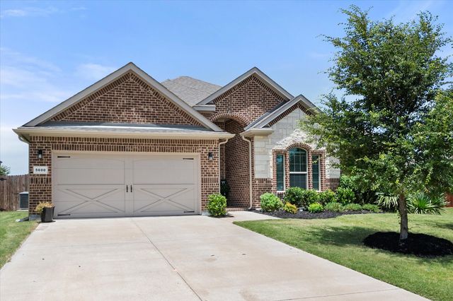 5600 Log Cabin Court, Midlothian, TX 76065