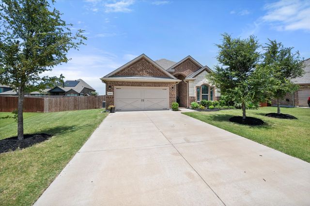 5600 Log Cabin Court, Midlothian, TX 76065