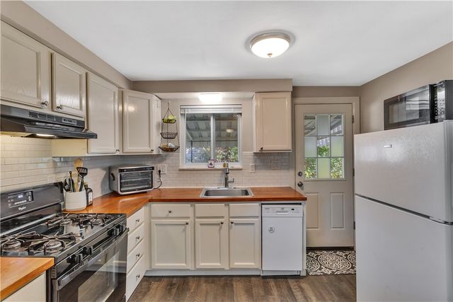 3779 Northern Pike, Monroeville, PA 15146