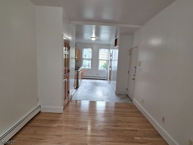 554 Franklin St, Elizabeth City, NJ 07206