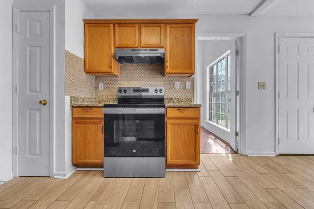 7875 FALLSTONE RD, Memphis, TN 38125