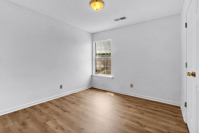 7875 FALLSTONE RD, Memphis, TN 38125