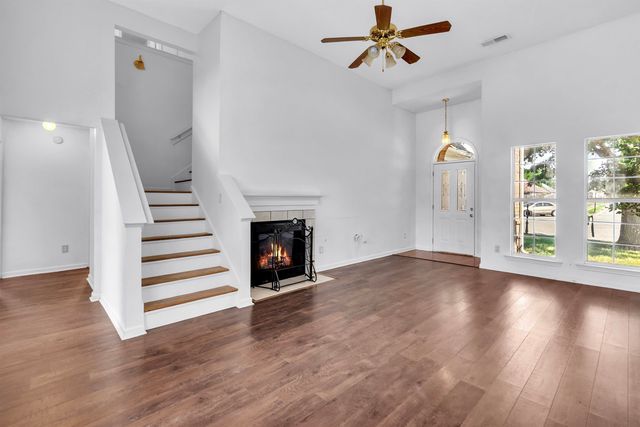 7875 FALLSTONE RD, Memphis, TN 38125