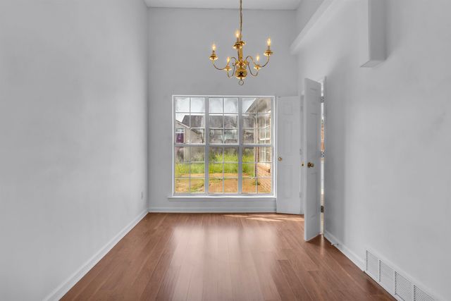 7875 FALLSTONE RD, Memphis, TN 38125