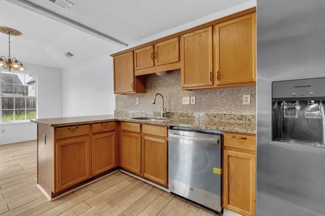 7875 FALLSTONE RD, Memphis, TN 38125