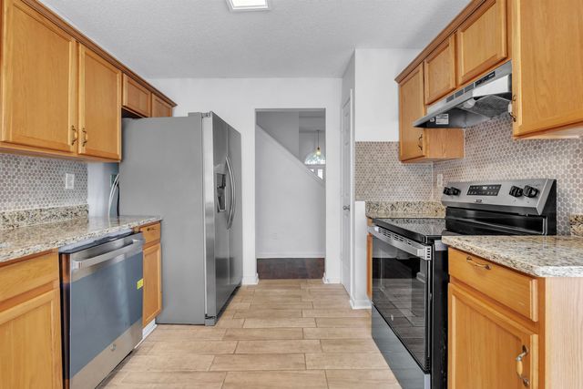 7875 FALLSTONE RD, Memphis, TN 38125