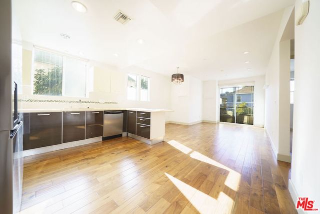 848 Irolo Street 105, Los Angeles, CA 90005