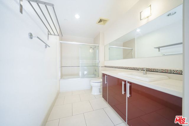 848 Irolo Street 105, Los Angeles, CA 90005