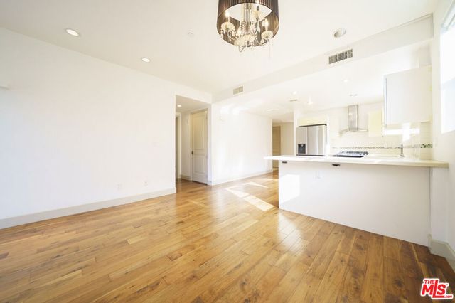 848 Irolo Street 105, Los Angeles, CA 90005