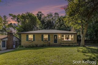 1426 Lewison Avenue, Grand Rapids, MI 49505