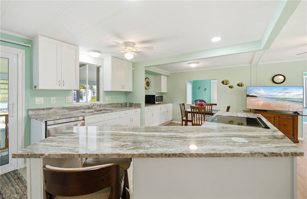 293 Edwardo AVE, FORT MYERS, FL 33905 — photo 2