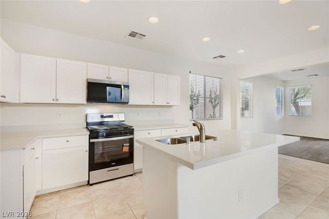 9875 Travis Lake Court, Las Vegas, NV 89148