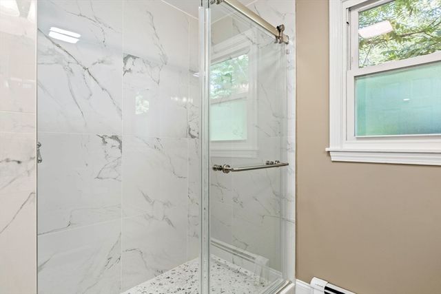 17 Carlisle Rd, Westford, MA 01886