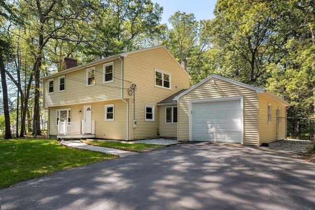 17 Carlisle Rd, Westford, MA 01886