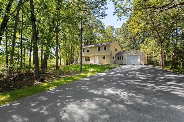 17 Carlisle Rd, Westford, MA 01886