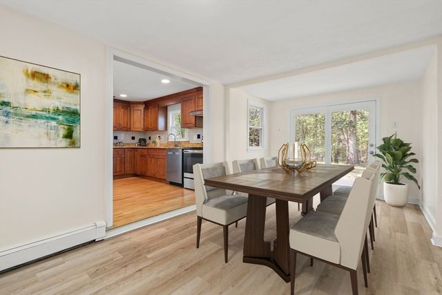 17 Carlisle Rd, Westford, MA 01886