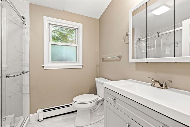 17 Carlisle Rd, Westford, MA 01886