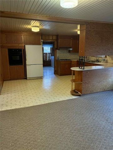 3415 N 2nd Street, St Joseph, MO 64505