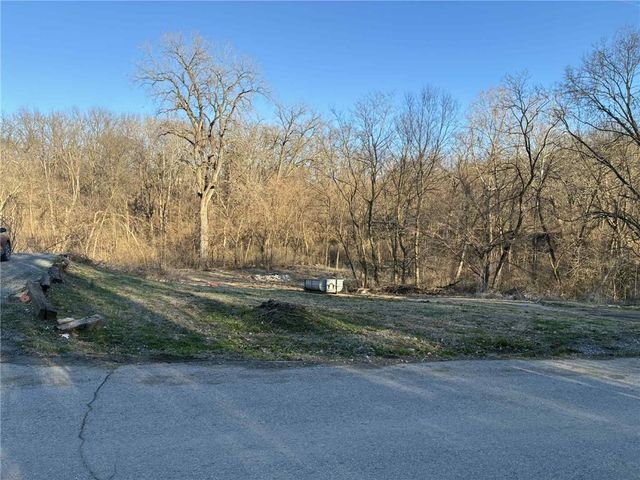 3415 N 2nd Street, St Joseph, MO 64505