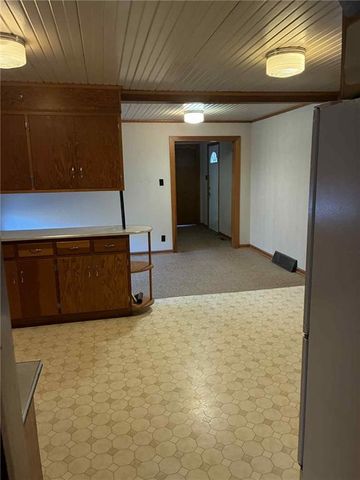 3415 N 2nd Street, St Joseph, MO 64505