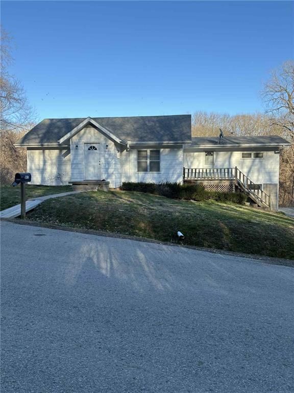 3415 N 2nd Street, St Joseph, MO 64505