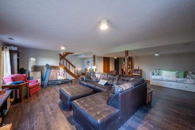 9803 Willa Bonn Court, Noblesville, IN 46062