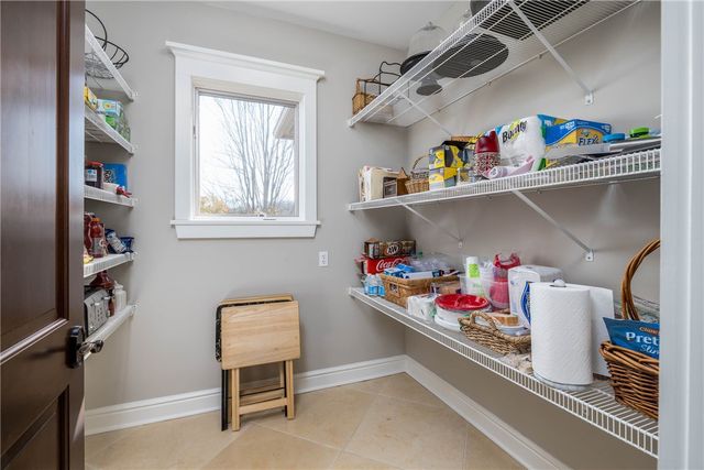 29 Virginia Ln, Cecil, PA 15317