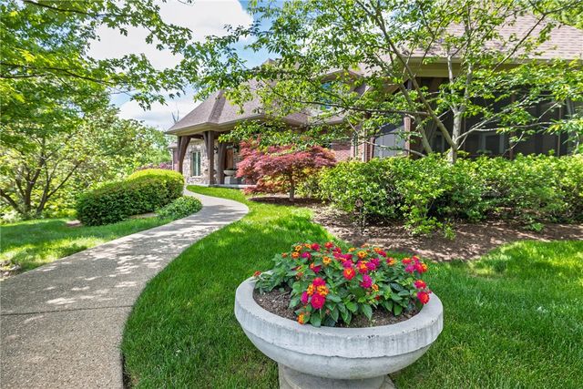 29 Virginia Ln, Cecil, PA 15317