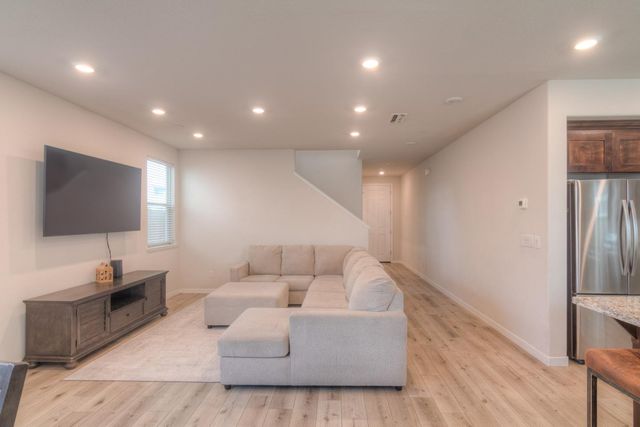 5025 Whirlabout St, Roseville, CA 95747