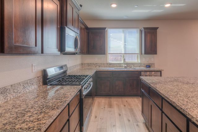 5025 Whirlabout St, Roseville, CA 95747