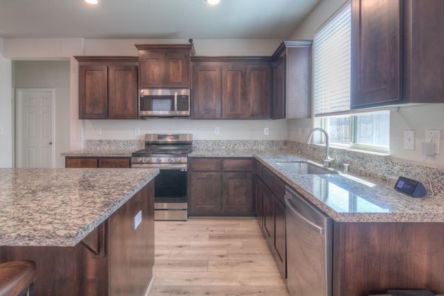 5025 Whirlabout St, Roseville, CA 95747