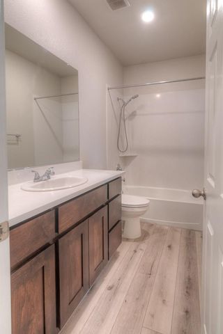 5025 Whirlabout St, Roseville, CA 95747