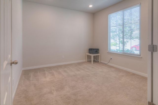 5025 Whirlabout St, Roseville, CA 95747