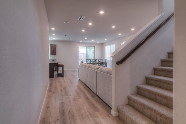 5025 Whirlabout St, Roseville, CA 95747
